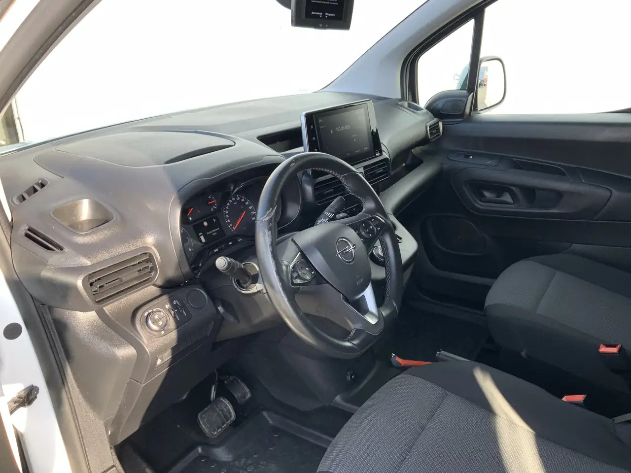 Opel Combo 1.5D L2H1 Edition Automaat Cruise Navi Airco Winte - Furgoneta pequeña: foto 5 Opel Combo 1.5D L2H1 Edition Automaat Cruise Navi Airco Winte - Furgoneta pequeña: foto 5