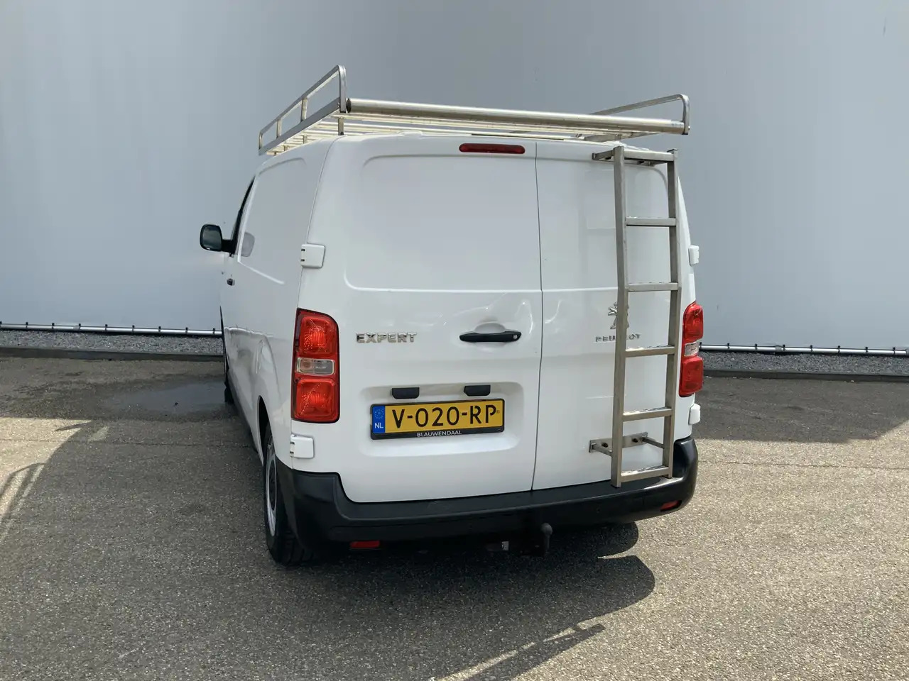 Peugeot Expert glazenwasser 226S 1.6 BlueHDI 115 Inbouw 530 liter - Furgón, Vehículo municipal: foto 4 Peugeot Expert glazenwasser 226S 1.6 BlueHDI 115 Inbouw 530 liter - Furgón, Vehículo municipal: foto 4