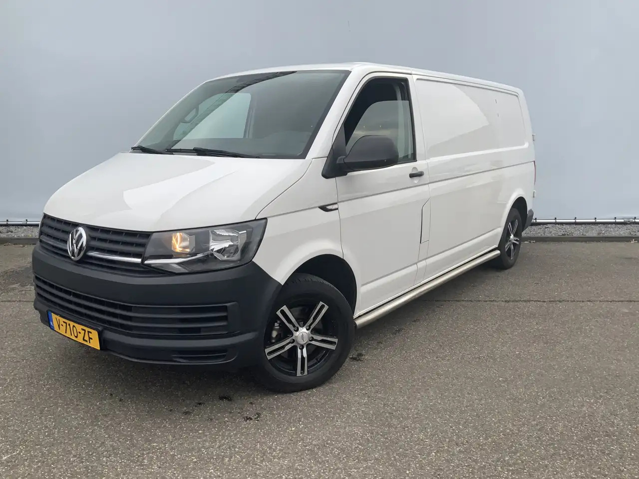 Volkswagen T6 Transporter 2.0 TDI L2H1 Airco Navi 3 Zits Alu Velg Euro 6 - Furgoneta pequeña: foto 1 Volkswagen T6 Transporter 2.0 TDI L2H1 Airco Navi 3 Zits Alu Velg Euro 6 - Furgoneta pequeña: foto 1