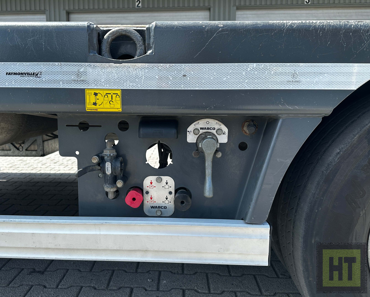 Faymonville 3-Achs-Semi mit hydr. Ladeboden und hydr. Rampen mit Holzbelag - Semirremolque góndola rebajadas: foto 5 Faymonville 3-Achs-Semi mit hydr. Ladeboden und hydr. Rampen mit Holzbelag - Semirremolque góndola rebajadas: foto 5