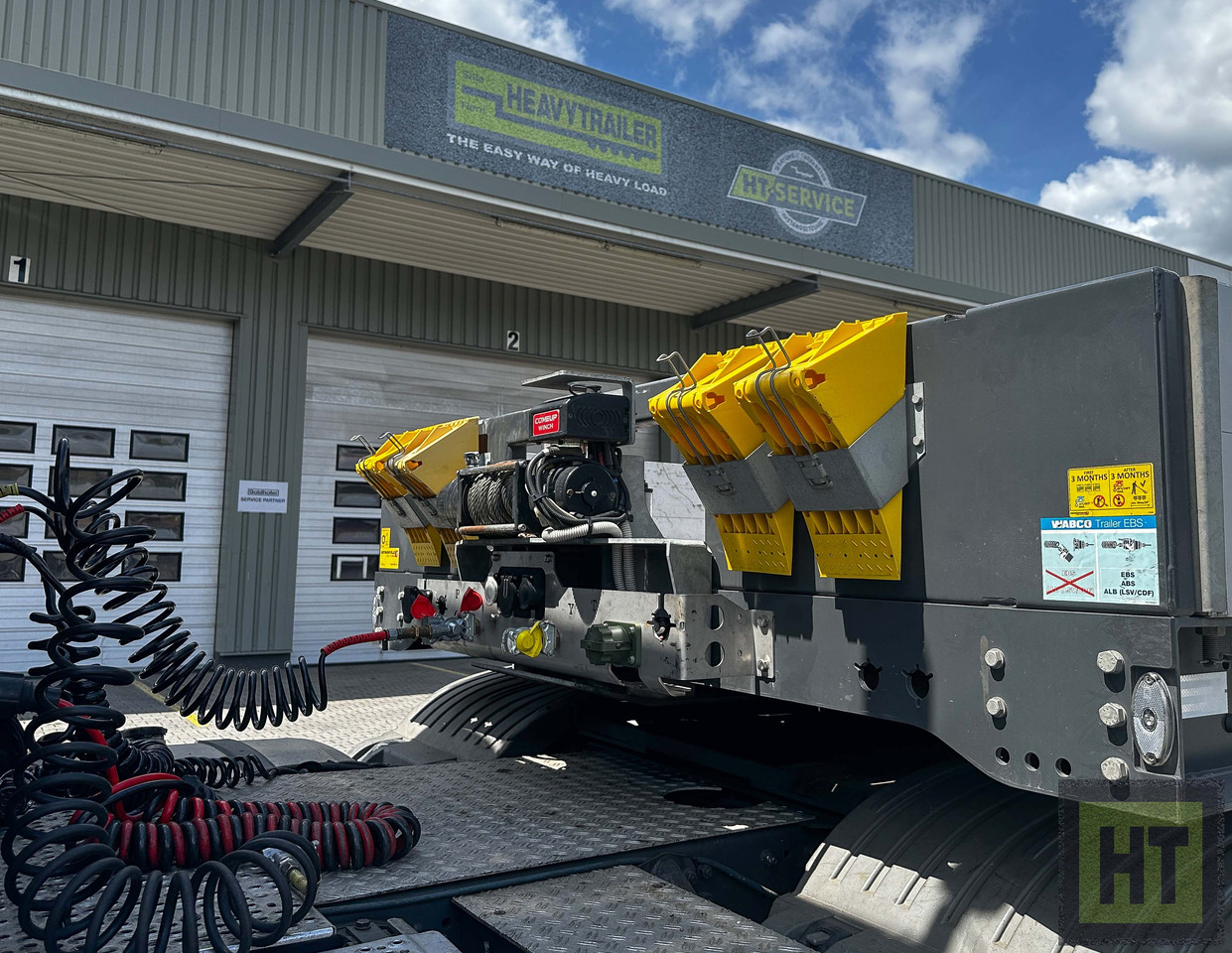 Faymonville 3-Achs-Semi mit hydr. Ladeboden und hydr. Rampen mit Holzbelag - Semirremolque góndola rebajadas: foto 2 Faymonville 3-Achs-Semi mit hydr. Ladeboden und hydr. Rampen mit Holzbelag - Semirremolque góndola rebajadas: foto 2