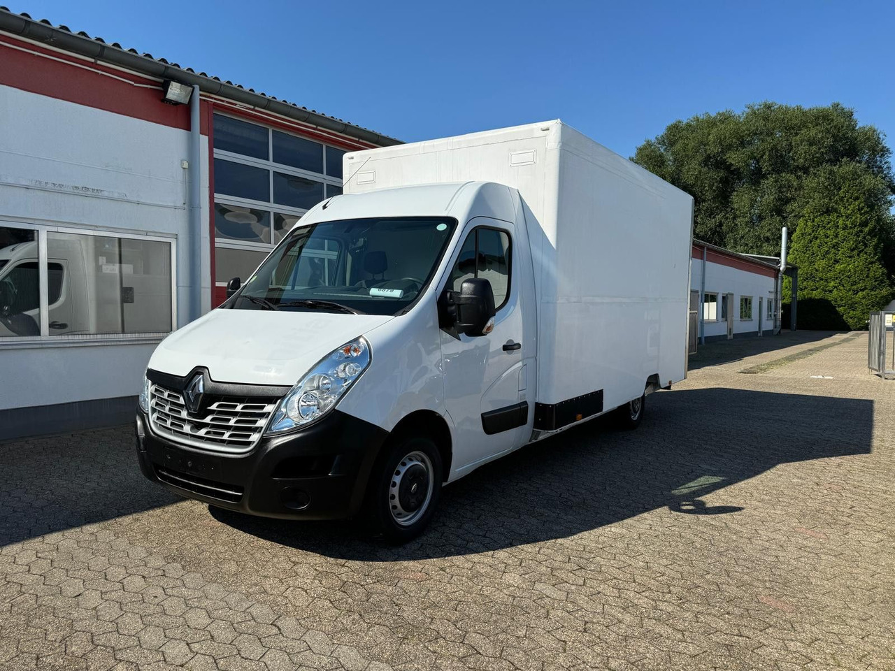 Renault Master Koffer mit Auffahrrampe 1200kg Nutzlast - Furgoneta caja cerrada: foto 1 Renault Master Koffer mit Auffahrrampe 1200kg Nutzlast - Furgoneta caja cerrada: foto 1