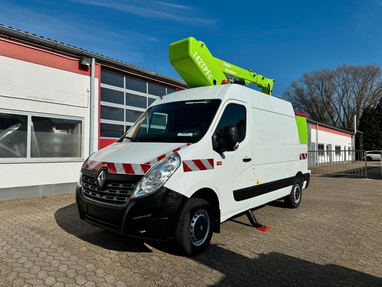 Renault Master Steiger France Elévateur 142 TPFc - Camión con plataforma elevadora: foto 1 Renault Master Steiger France Elévateur 142 TPFc - Camión con plataforma elevadora: foto 1