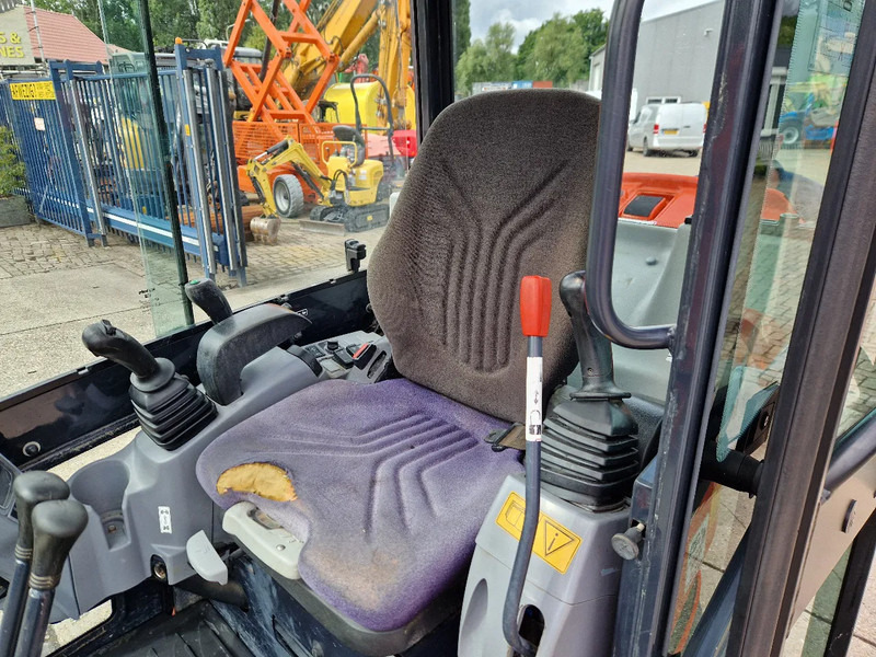 Miniexcavadora Kubota KX019-4 CW05 met 2 bakken: foto 8