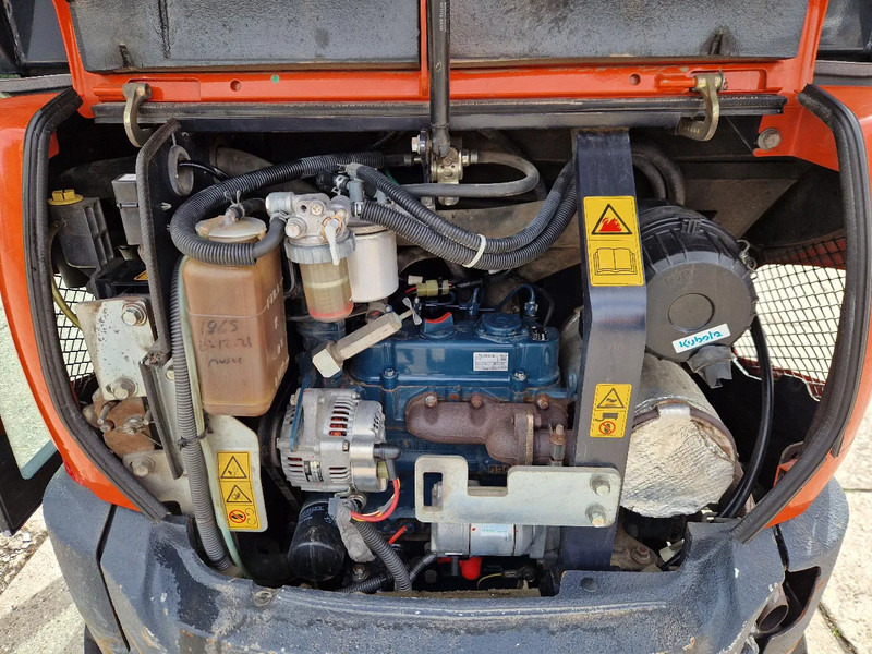 Kubota KX019-4 CW05 met 2 bakken - Miniexcavadora: foto 5 Kubota KX019-4 CW05 met 2 bakken - Miniexcavadora: foto 5