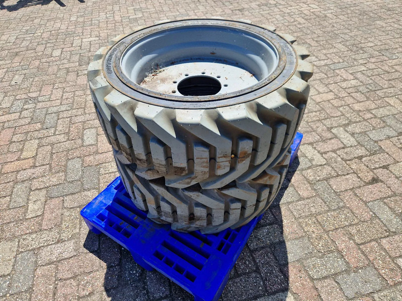 Onbekend 3x nieuwe OUTRIGGER volgeschuimde hoogwerkerband met velg - Neumático: foto 2 Onbekend 3x nieuwe OUTRIGGER volgeschuimde hoogwerkerband met velg - Neumático: foto 2