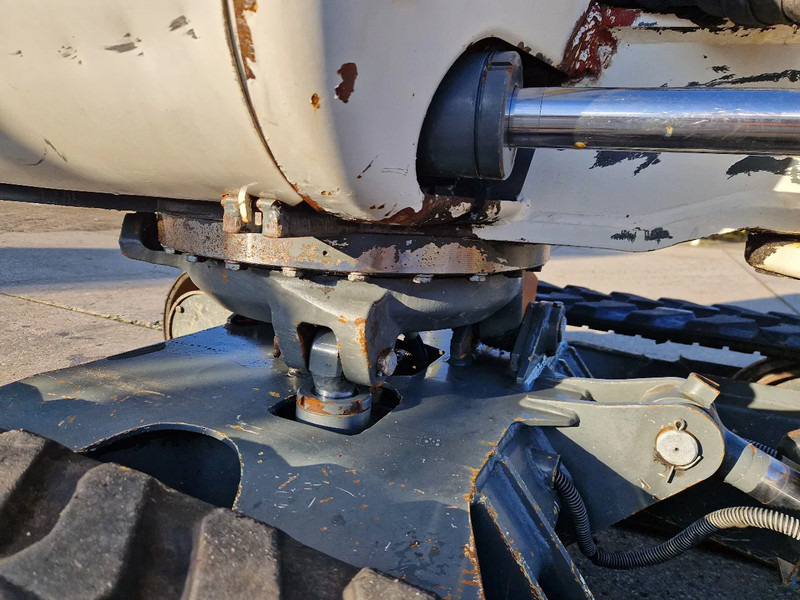 WACKER NEUSON 2404RD kan op een (berg)helling draaien - Miniexcavadora: foto 3 WACKER NEUSON 2404RD kan op een (berg)helling draaien - Miniexcavadora: foto 3