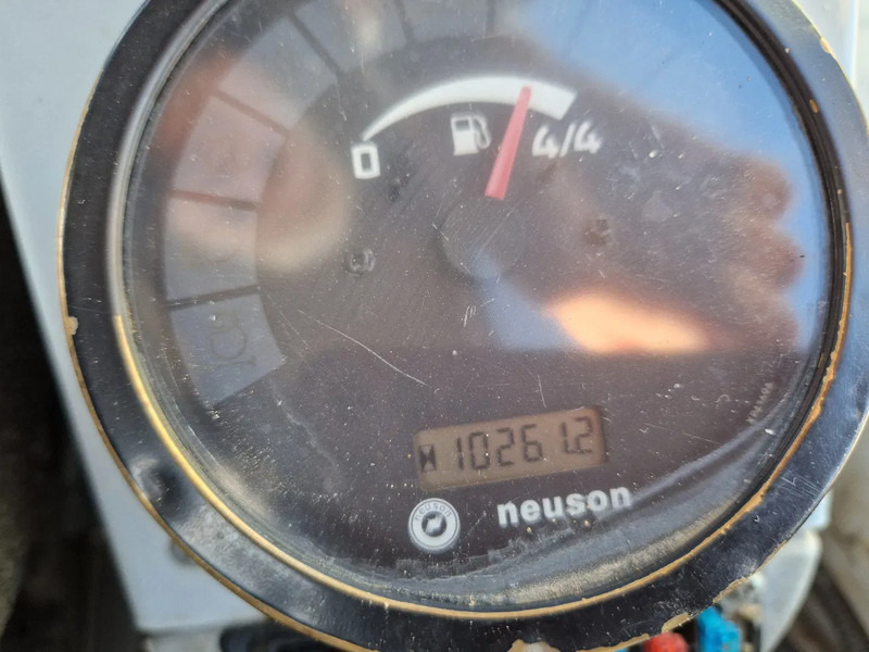 Leasing de WACKER NEUSON 2404RD met nivelleersysteem, mountain proof WACKER NEUSON 2404RD met nivelleersysteem, mountain proof: foto 12 Leasing de WACKER NEUSON 2404RD met nivelleersysteem, mountain proof WACKER NEUSON 2404RD met nivelleersysteem, mountain proof: foto 12