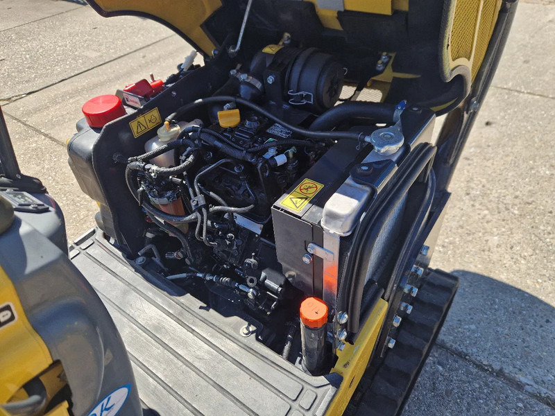 Yanmar SV08-1A gewicht 960kg. - Miniexcavadora: foto 4 Yanmar SV08-1A gewicht 960kg. - Miniexcavadora: foto 4