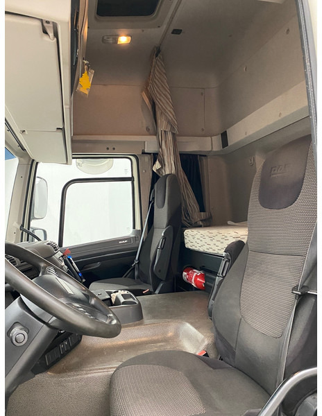 Cabeza tractora DAF CF 460: foto 9
