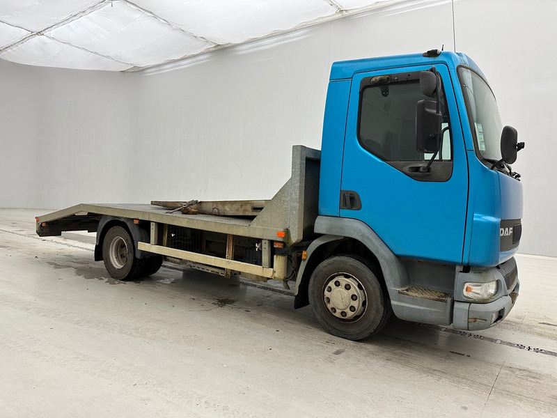 DAF LF45.12 - Camión portavehículos: foto 3 DAF LF45.12 - Camión portavehículos: foto 3