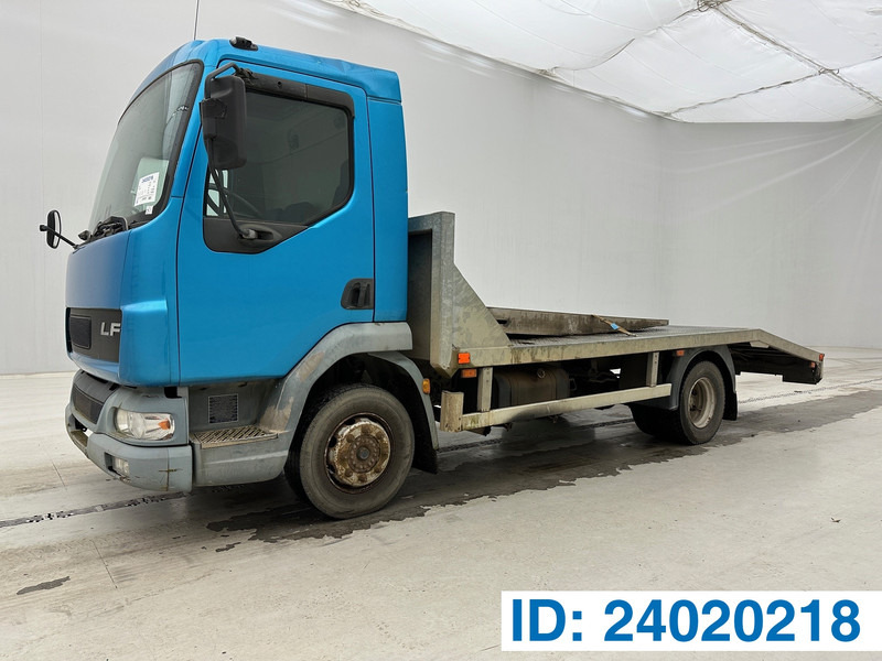 DAF LF45.12* - Camión portavehículos: foto 1 DAF LF45.12* - Camión portavehículos: foto 1
