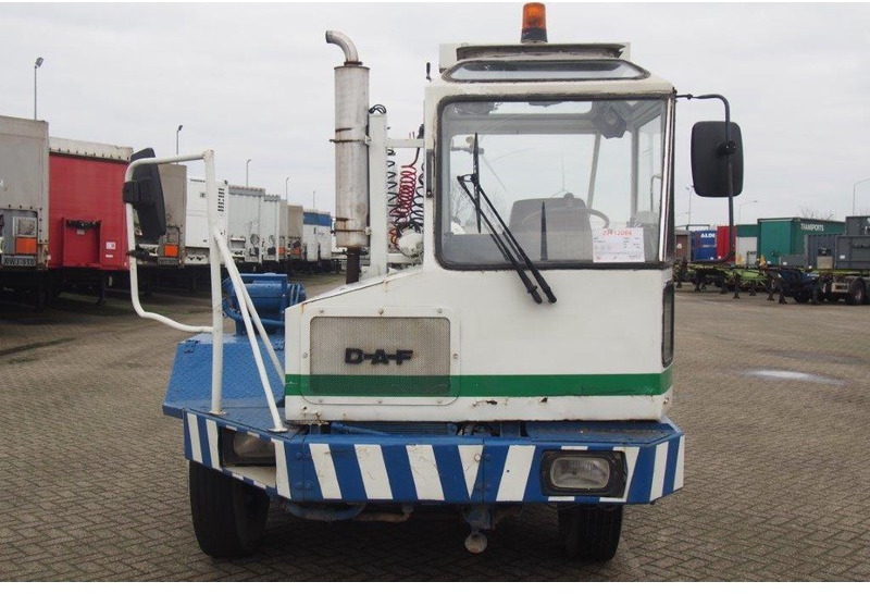 DAF RORO Terminal tractor TT13050H - Tractor industrial: foto 2 DAF RORO Terminal tractor TT13050H - Tractor industrial: foto 2