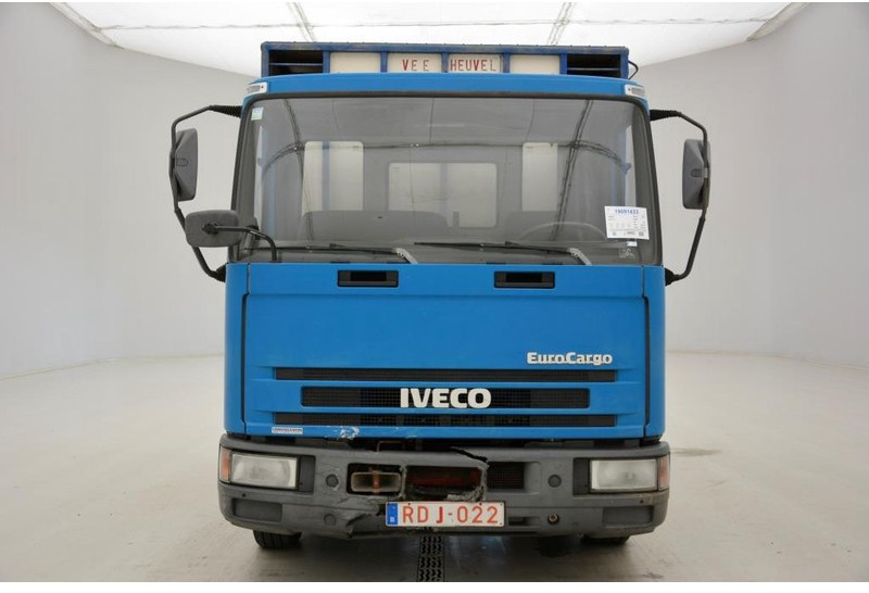 Iveco 65E14 - Camión transporte de ganado: foto 2 Iveco 65E14 - Camión transporte de ganado: foto 2