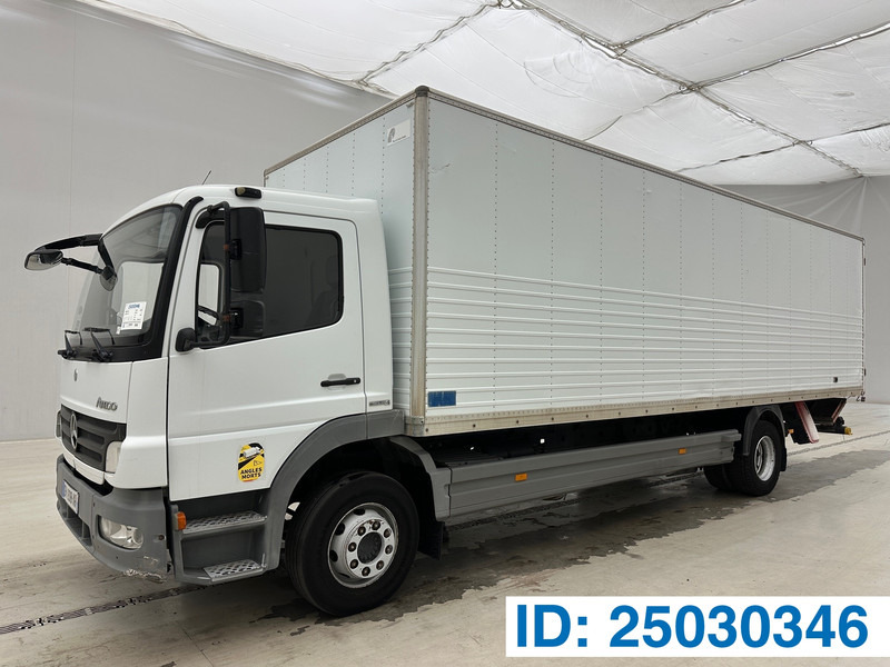 Mercedes-Benz Atego 1518 - Camión caja cerrada: foto 1 Mercedes-Benz Atego 1518 - Camión caja cerrada: foto 1