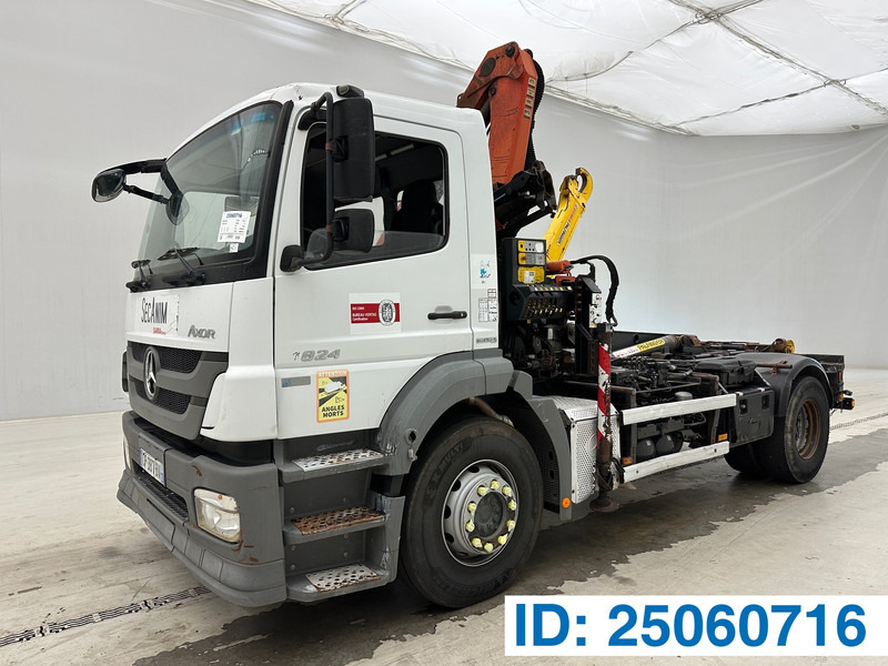 Mercedes-Benz Axor 1824 - Camión multibasculante, Camión grúa: foto 1 Mercedes-Benz Axor 1824 - Camión multibasculante, Camión grúa: foto 1
