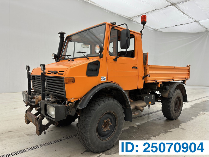 Mercedes-Benz Unimog U427 - Camión volquete: foto 1 Mercedes-Benz Unimog U427 - Camión volquete: foto 1