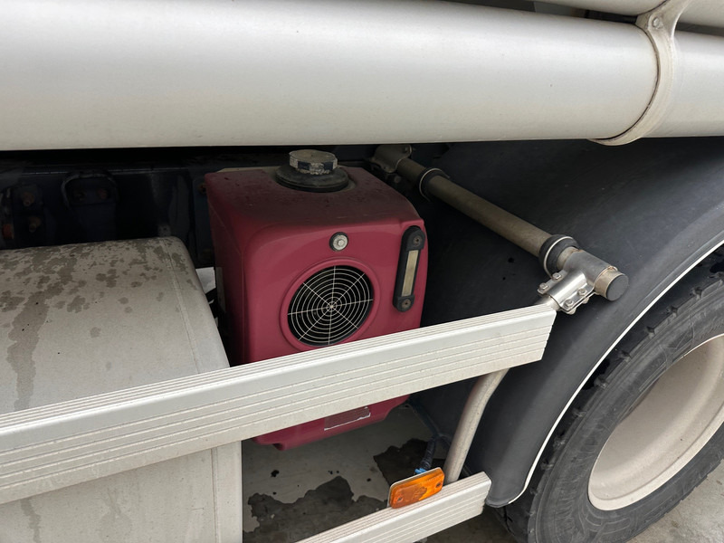 Camión cisterna Renault Premium 430 DXi: foto 13