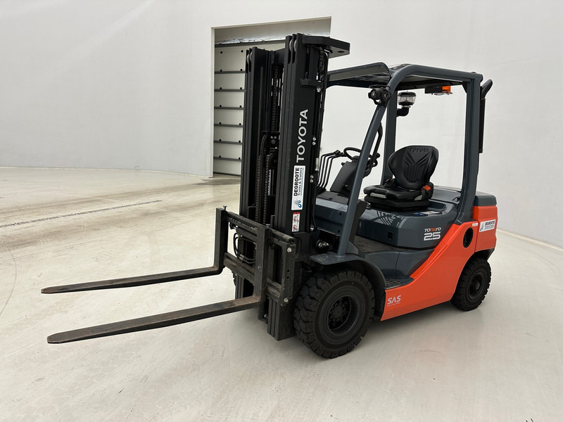 Toyota 2022 Tonero 25 - Carretilla elevadora diésel: foto 4 Toyota 2022 Tonero 25 - Carretilla elevadora diésel: foto 4