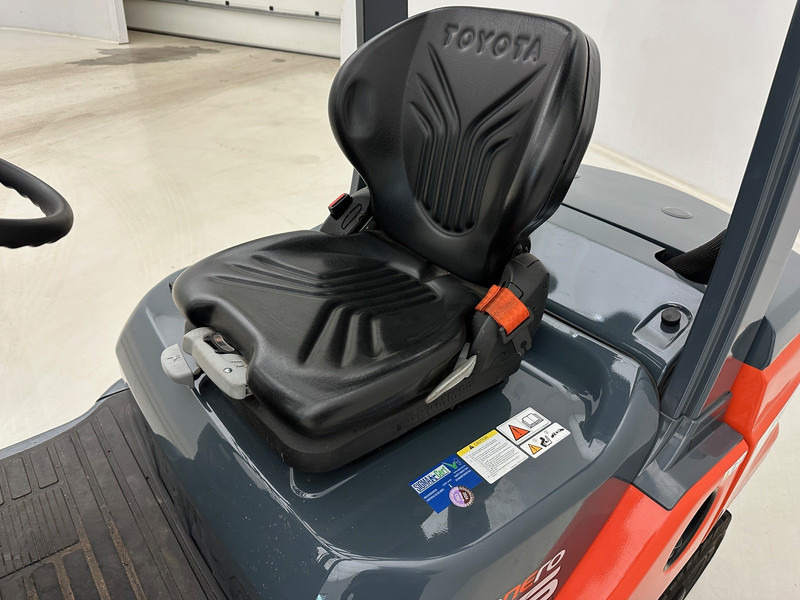 Toyota 2022 Tonero 25 - Carretilla elevadora diésel: foto 5 Toyota 2022 Tonero 25 - Carretilla elevadora diésel: foto 5