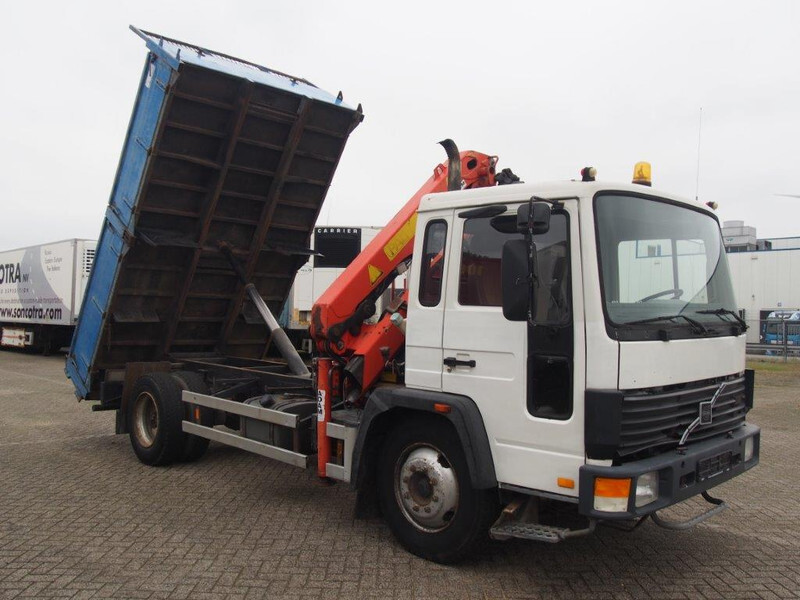 Volvo FL6.180 - Camión volquete, Camión grúa: foto 3 Volvo FL6.180 - Camión volquete, Camión grúa: foto 3