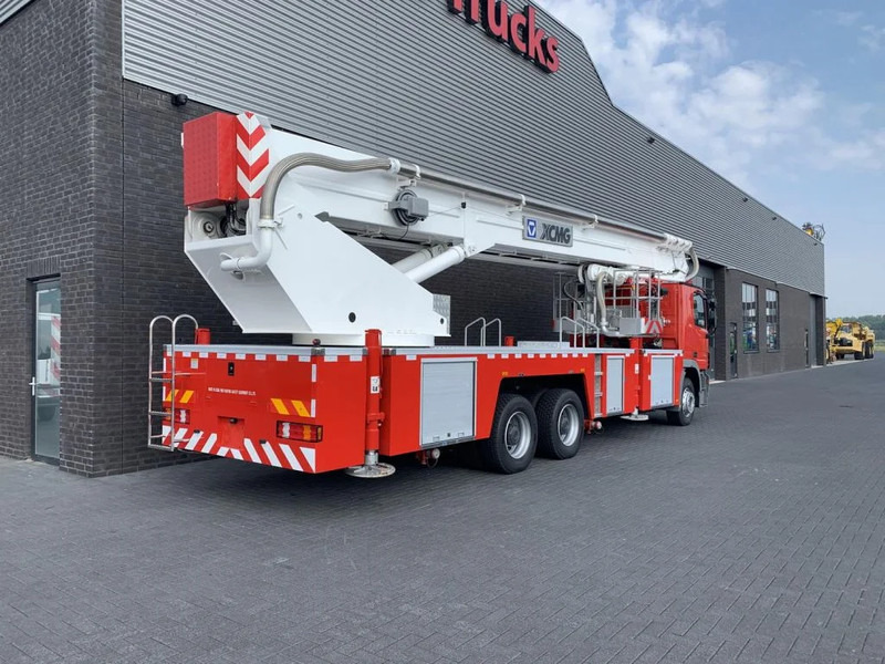 Mercedes-Benz Actros 3332 6X4 XCMG DG53C FIRE FIGTHING PLATFORM 53 METER - Camión: foto 5 Mercedes-Benz Actros 3332 6X4 XCMG DG53C FIRE FIGTHING PLATFORM 53 METER - Camión: foto 5