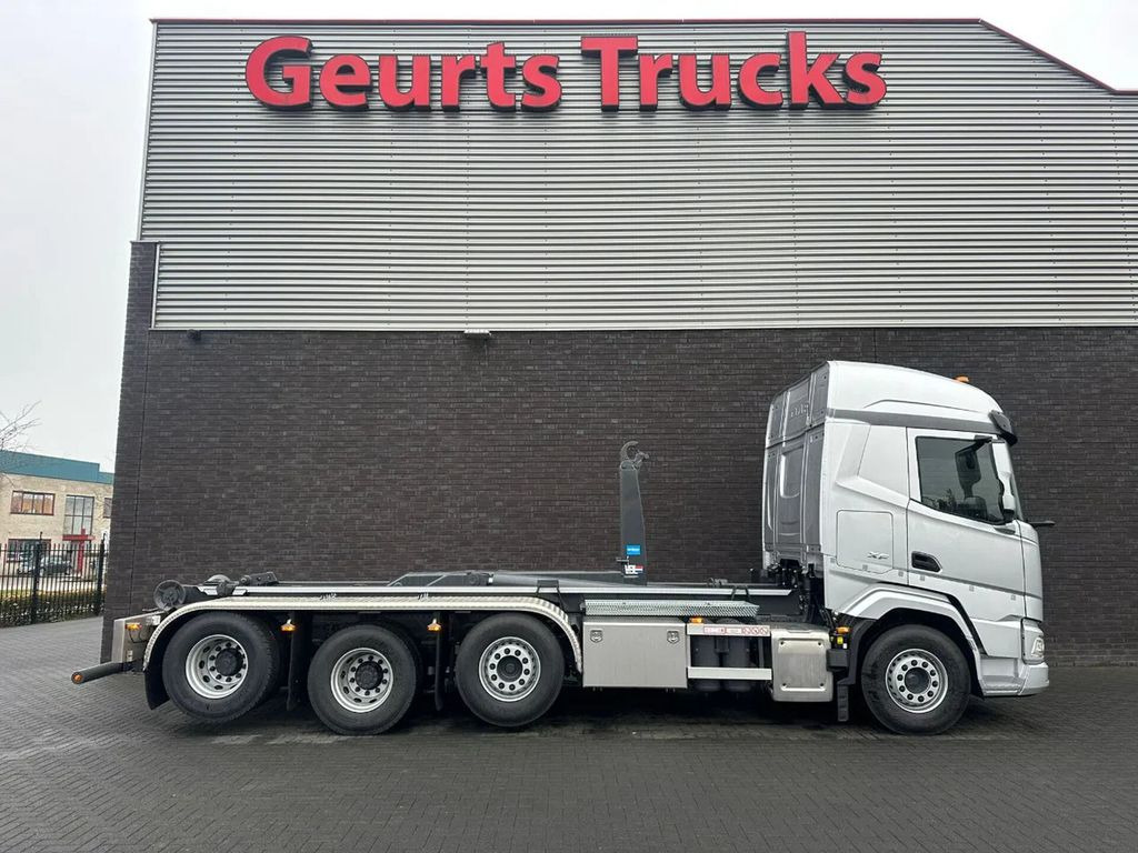 DAF XF 530 8X2 TRIPLE VDL S-30-6700 HAAKARMSYSTEEM/A - Camión multibasculante: foto 4 DAF XF 530 8X2 TRIPLE VDL S-30-6700 HAAKARMSYSTEEM/A - Camión multibasculante: foto 4