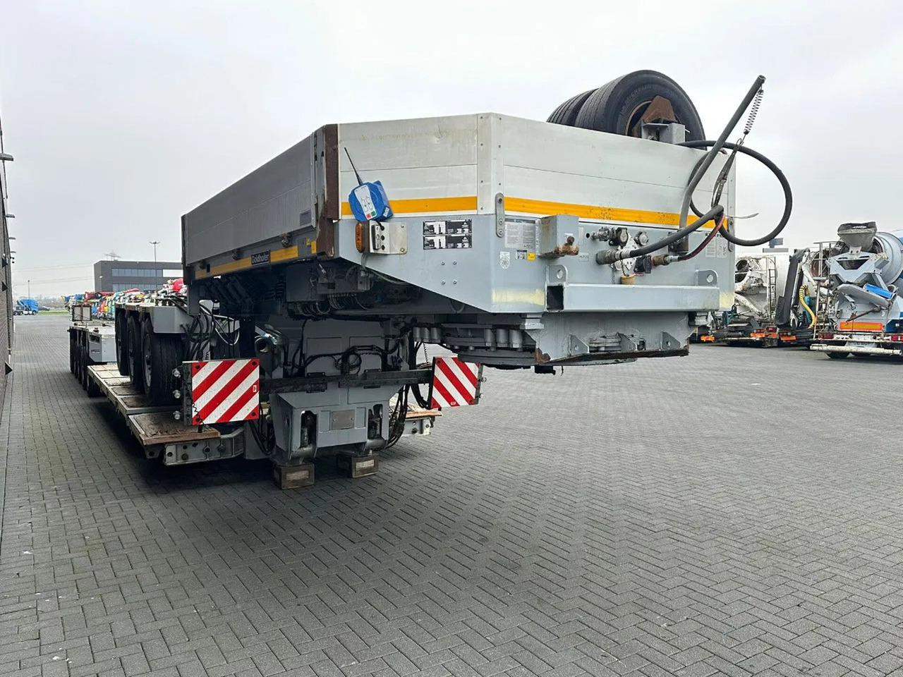 Goldhofer STHP/XLE 8 (3+5) LOWLOADER - Semirremolque góndola rebajadas: foto 4 Goldhofer STHP/XLE 8 (3+5) LOWLOADER - Semirremolque góndola rebajadas: foto 4