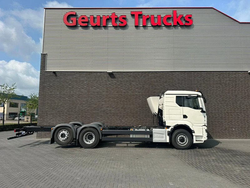 MAN TGS 26.520 6X2H-4 BL CH HYDRO DRIVE CHASSIS CABINE (NIEUW) - Camión chasis: foto 4 MAN TGS 26.520 6X2H-4 BL CH HYDRO DRIVE CHASSIS CABINE (NIEUW) - Camión chasis: foto 4