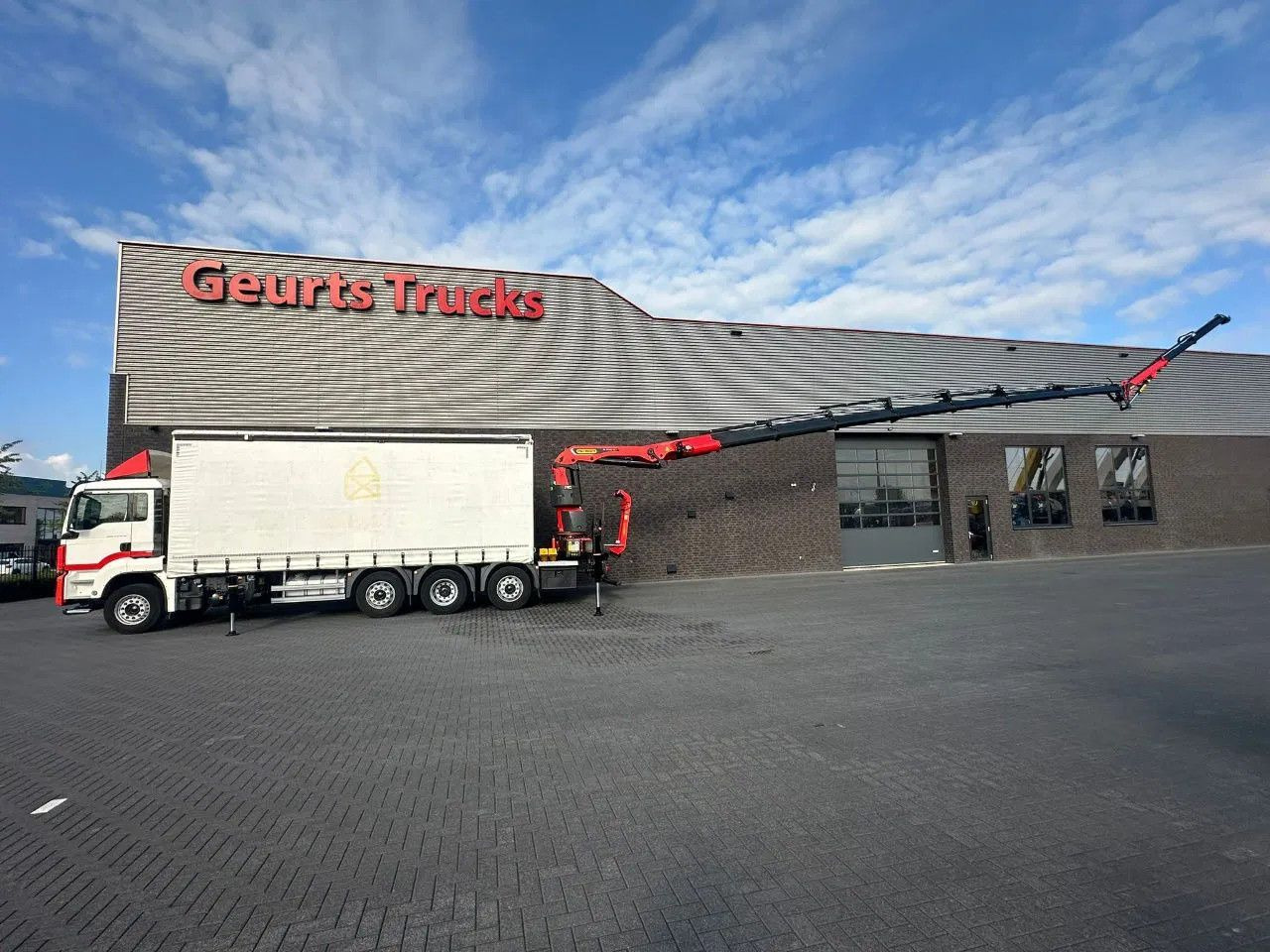 MAN TGS 35.470 8X2 SCHUIFZEIL MET PALFINGER PK37.002 - Camión grúa: foto 4 MAN TGS 35.470 8X2 SCHUIFZEIL MET PALFINGER PK37.002 - Camión grúa: foto 4