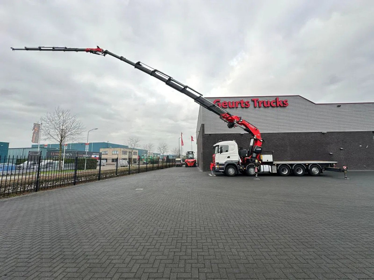 Scania R520 V8 10X4 TRIDEM + F1650RA.2.28 + JIB L816 KR - Camión grúa: foto 5 Scania R520 V8 10X4 TRIDEM + F1650RA.2.28 + JIB L816 KR - Camión grúa: foto 5