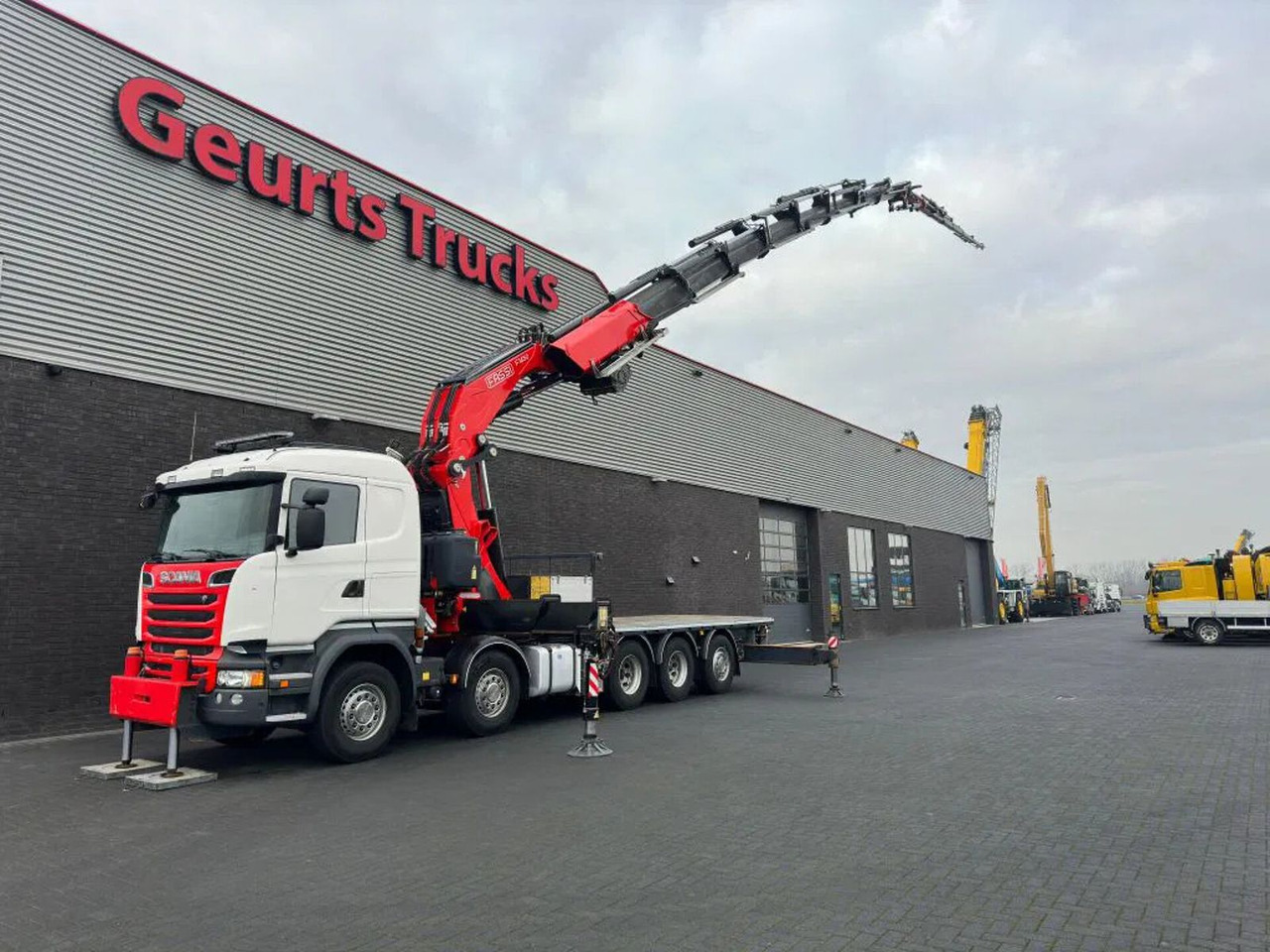 Scania R520 V8 10X4 TRIDEM + F1650RA.2.28 + JIB L816 KR - Camión grúa: foto 2 Scania R520 V8 10X4 TRIDEM + F1650RA.2.28 + JIB L816 KR - Camión grúa: foto 2