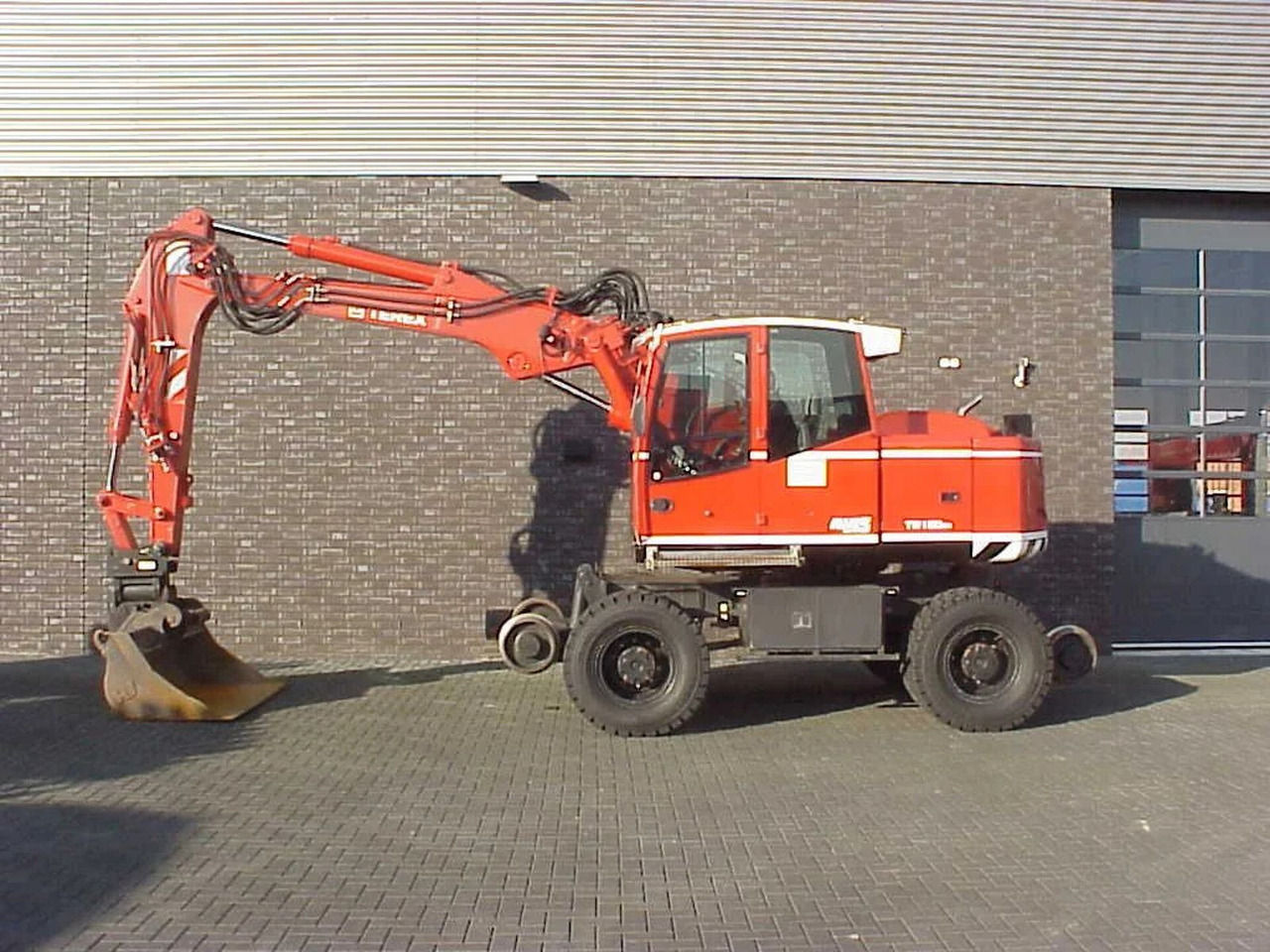 Terex TW 160 SR RAILWAY EXAVATOR - Excavadora de ruedas: foto 1 Terex TW 160 SR RAILWAY EXAVATOR - Excavadora de ruedas: foto 1