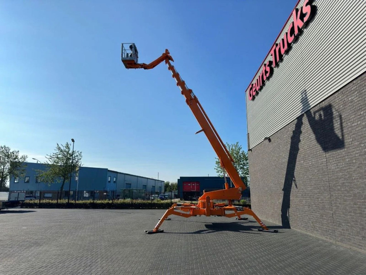 Teupen LEO 36T TELESCOPIC SPIDER HOOGWERK - Camión con plataforma elevadora: foto 5 Teupen LEO 36T TELESCOPIC SPIDER HOOGWERK - Camión con plataforma elevadora: foto 5