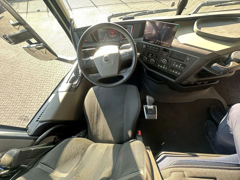 Camión grúa Volvo FH 500 8X4 RF-RT40G FASSI F1450R.2.8 + JIB L826 KRAAN/KRAN/CRANE/GRUA: foto 17 Camión grúa Volvo FH 500 8X4 RF-RT40G FASSI F1450R.2.8 + JIB L826 KRAAN/KRAN/CRANE/GRUA: foto 17