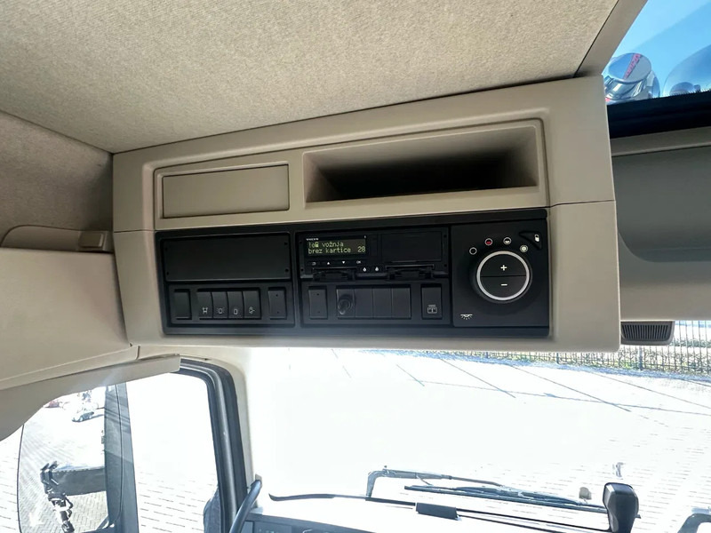 Camión grúa Volvo FH 500 8X4 RF-RT40G FASSI F1450R.2.8 + JIB L826 KRAAN/KRAN/CRANE/GRUA: foto 20 Camión grúa Volvo FH 500 8X4 RF-RT40G FASSI F1450R.2.8 + JIB L826 KRAAN/KRAN/CRANE/GRUA: foto 20