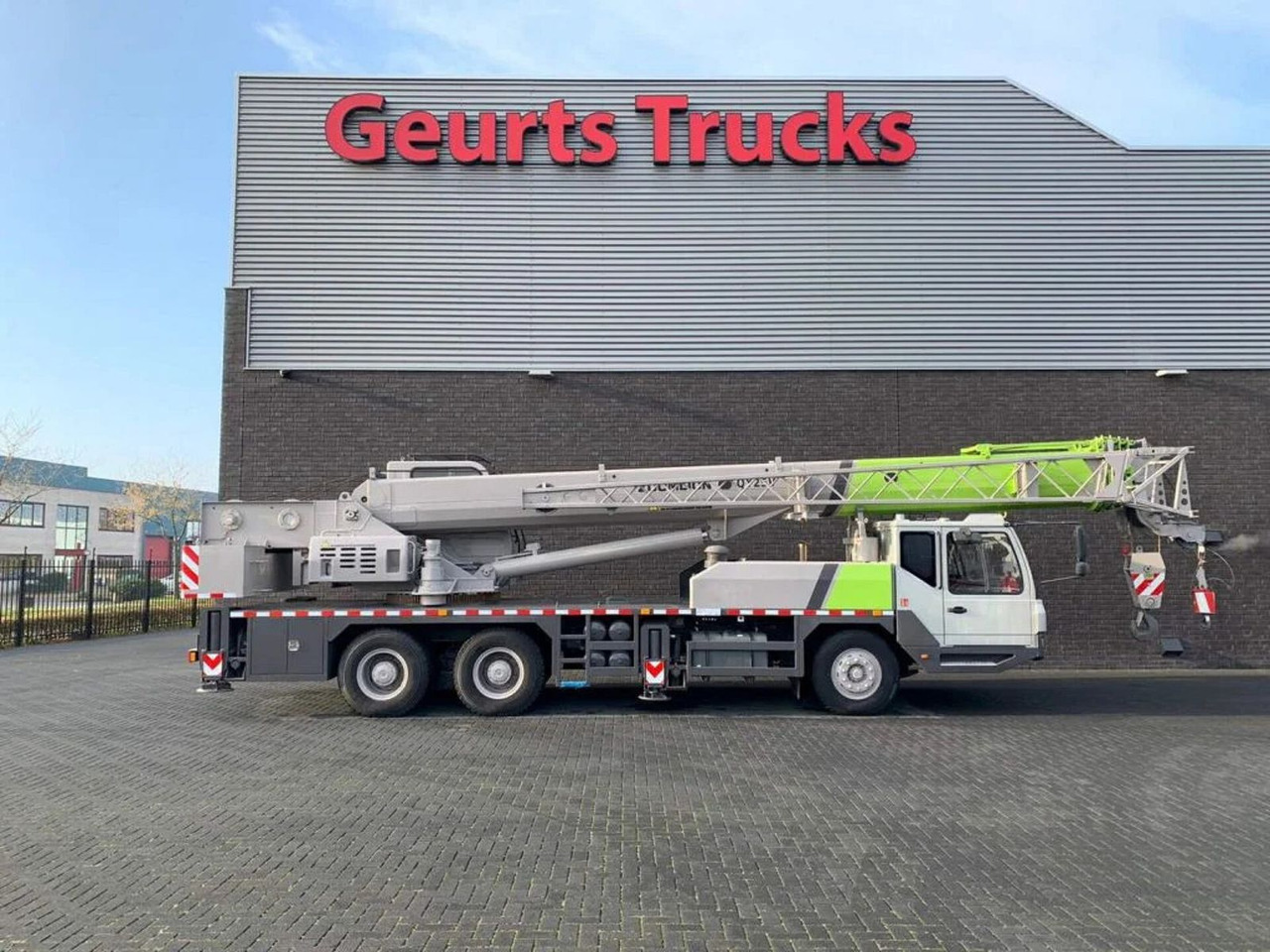 Zoomlion QY25V51.5 25 TONS CRANE/KRAN/GRUA/KRAAN - Grúa torre: foto 4 Zoomlion QY25V51.5 25 TONS CRANE/KRAN/GRUA/KRAAN - Grúa torre: foto 4