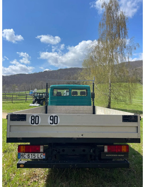 Mercedes-Benz 612 MANUEL gearbox - Camión caja cerrada: foto 5 Mercedes-Benz 612 MANUEL gearbox - Camión caja cerrada: foto 5