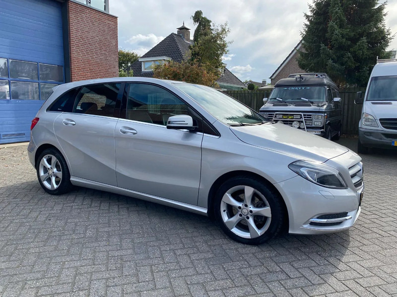 Mercedes-Benz B-Klasse 180 Ambition autom. panoramadak - SUV/ Todoterreno: foto 2 Mercedes-Benz B-Klasse 180 Ambition autom. panoramadak - SUV/ Todoterreno: foto 2