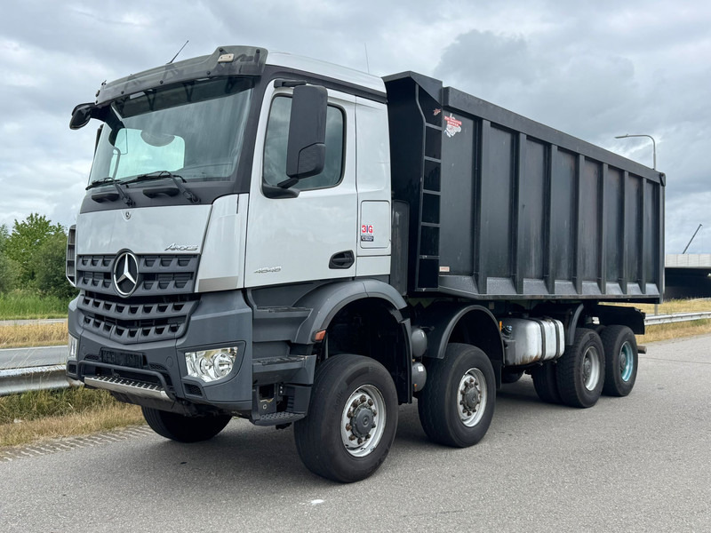 MERCEDESBENZ Arocs 4848 8x8 - Camión volquete: foto 1 MERCEDESBENZ Arocs 4848 8x8 - Camión volquete: foto 1