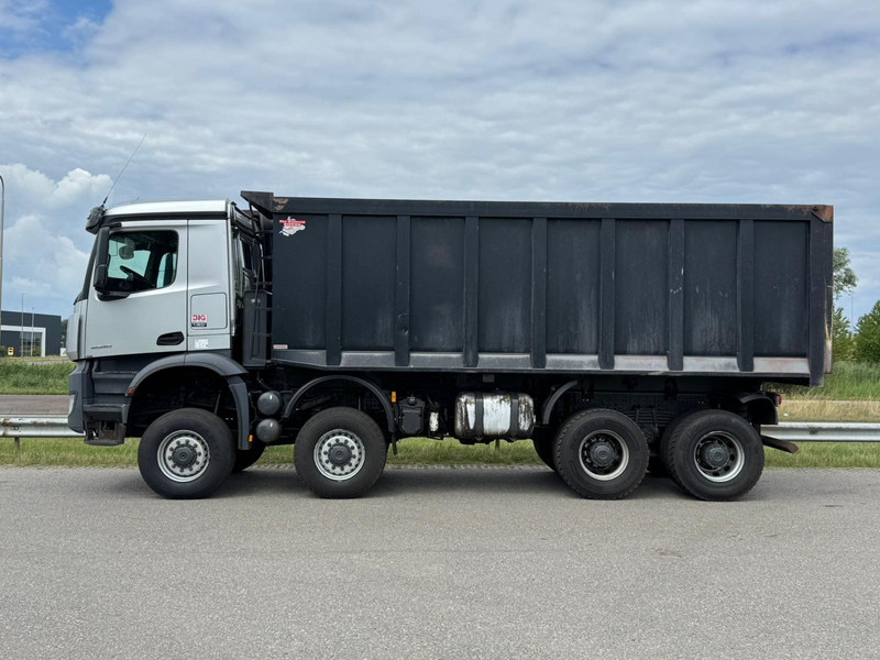 MERCEDESBENZ Arocs 4848 8x8 tipper - Camión volquete: foto 2 MERCEDESBENZ Arocs 4848 8x8 tipper - Camión volquete: foto 2