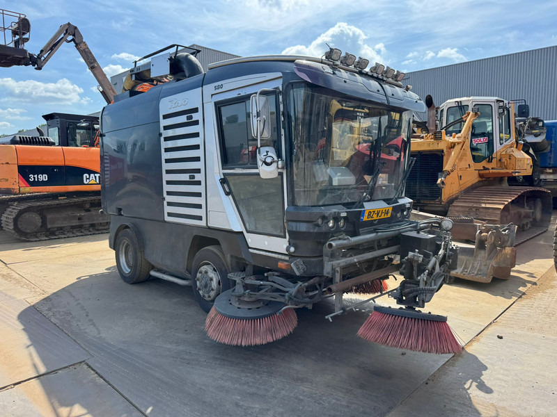 Ravo Ravo 560 sweeper Ravo 560 sweeper - Barredora vial: foto 2 Ravo Ravo 560 sweeper Ravo 560 sweeper - Barredora vial: foto 2