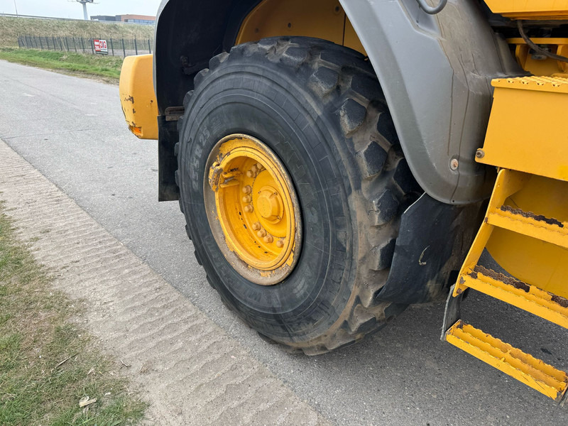 Cargadora de ruedas Volvo L110H: foto 14 Cargadora de ruedas Volvo L110H: foto 14