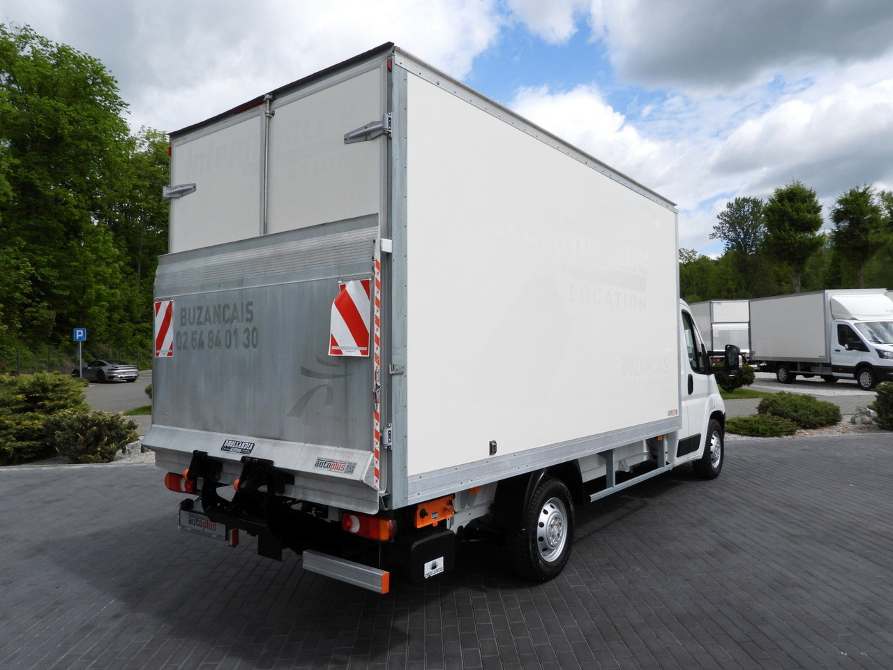 CITROEN JUMPER BOX LIFT 8 PALLETS CRUISE CONTROL NAVIGATION AIR CONDITIONING 165HP - Furgoneta caja cerrada: foto 3 CITROEN JUMPER BOX LIFT 8 PALLETS CRUISE CONTROL NAVIGATION AIR CONDITIONING 165HP - Furgoneta caja cerrada: foto 3