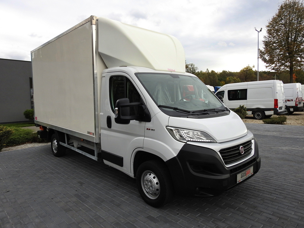 FIAT DUCATO BOX LIFT 8 PALLETS CRUISE CONTROL NAVIGATION AIR CONDITIONING LED LIGHTS 130HP - Furgoneta caja cerrada: foto 4 FIAT DUCATO BOX LIFT 8 PALLETS CRUISE CONTROL NAVIGATION AIR CONDITIONING LED LIGHTS 130HP - Furgoneta caja cerrada: foto 4
