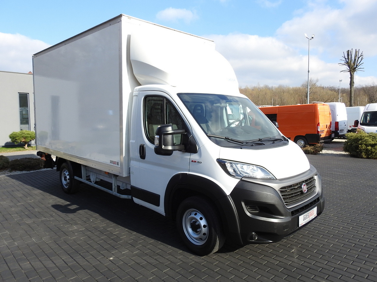 FIAT DUCATO  BOX LIFT 8 PALLETS CRUISE CONTROL NAVIGATION LED LIGHTS AIR CONDITIONING  130HP - Furgoneta frigorifica: foto 4 FIAT DUCATO  BOX LIFT 8 PALLETS CRUISE CONTROL NAVIGATION LED LIGHTS AIR CONDITIONING  130HP - Furgoneta frigorifica: foto 4