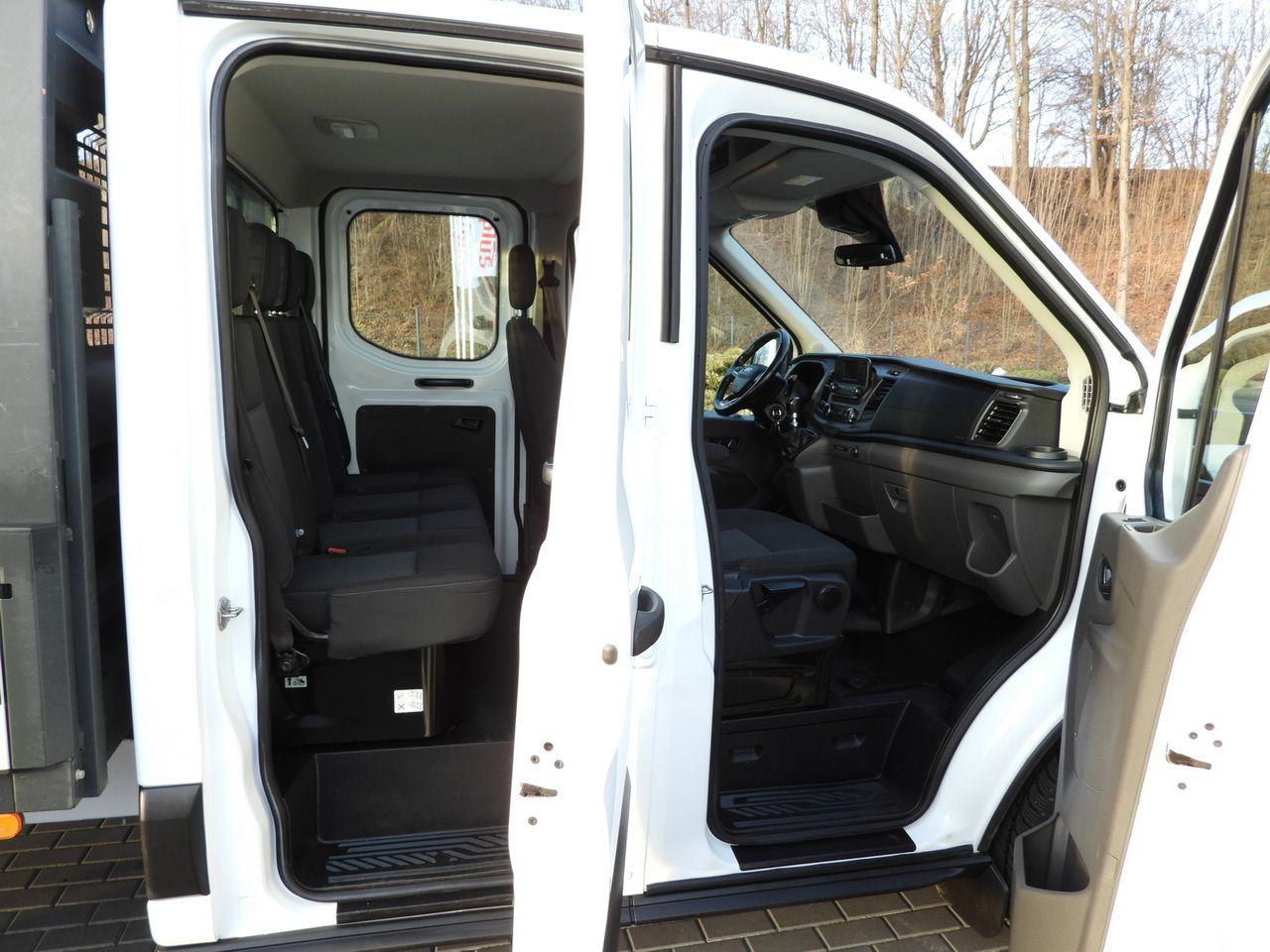 Furgoneta combi FORD TRANSIT 4x4 STAKE BODY DOUBLE CABIN DOKA 6 SEATS CRUISE CONTROL LED LIGHTS AIR CONDITIONING 170HP: foto 44 Furgoneta combi FORD TRANSIT 4x4 STAKE BODY DOUBLE CABIN DOKA 6 SEATS CRUISE CONTROL LED LIGHTS AIR CONDITIONING 170HP: foto 44