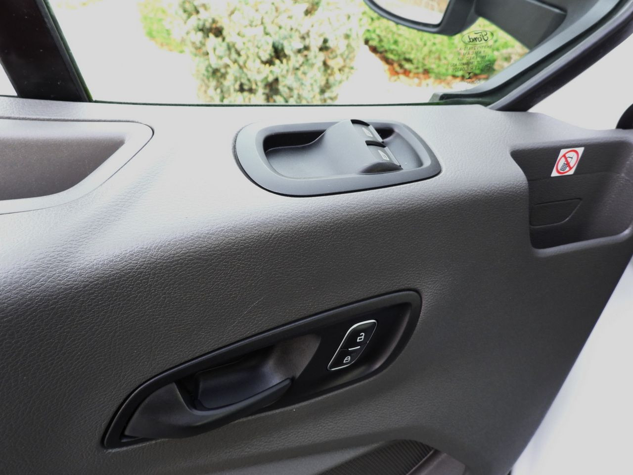 Furgoneta combi FORD TRANSIT 4x4 STAKE BODY DOUBLE CABIN DOKA 6 SEATS CRUISE CONTROL LED LIGHTS AIR CONDITIONING 170HP: foto 27 Furgoneta combi FORD TRANSIT 4x4 STAKE BODY DOUBLE CABIN DOKA 6 SEATS CRUISE CONTROL LED LIGHTS AIR CONDITIONING 170HP: foto 27