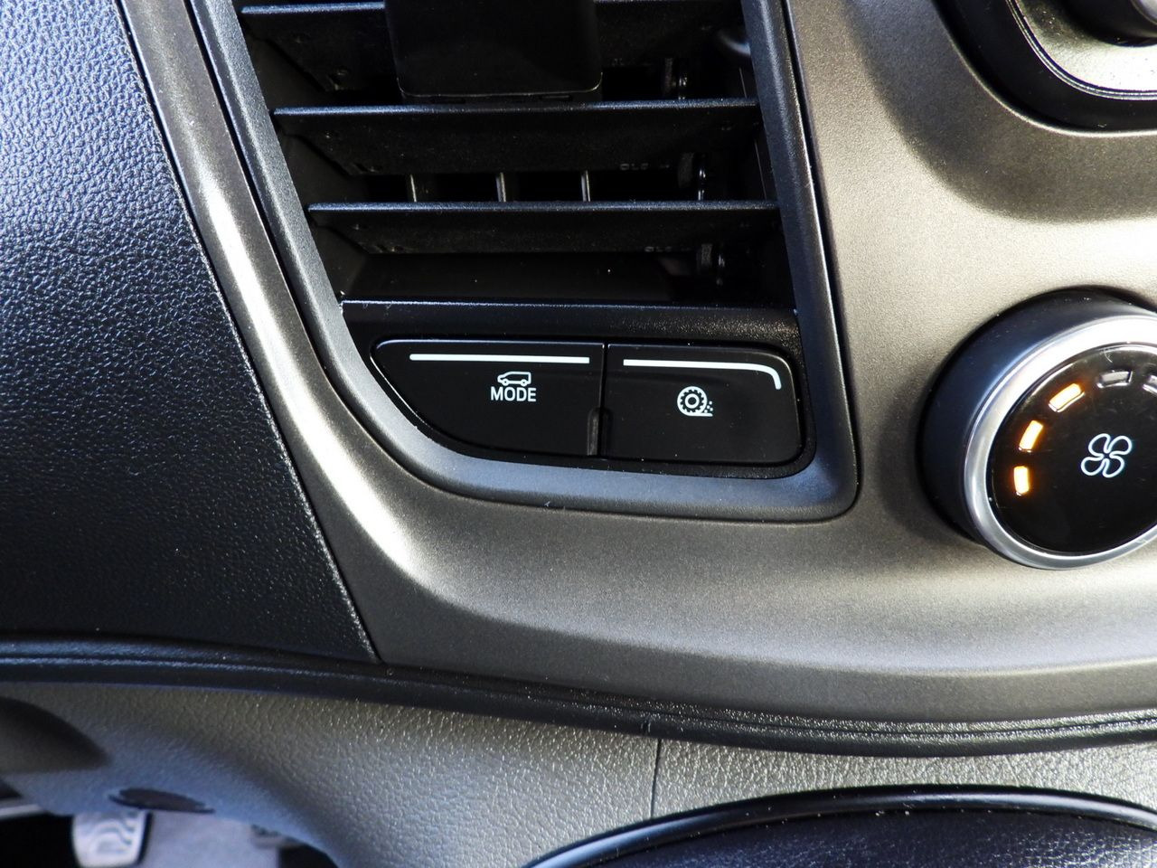 Furgoneta combi FORD TRANSIT 4x4 STAKE BODY DOUBLE CABIN DOKA 6 SEATS CRUISE CONTROL LED LIGHTS AIR CONDITIONING 170HP: foto 40 Furgoneta combi FORD TRANSIT 4x4 STAKE BODY DOUBLE CABIN DOKA 6 SEATS CRUISE CONTROL LED LIGHTS AIR CONDITIONING 170HP: foto 40