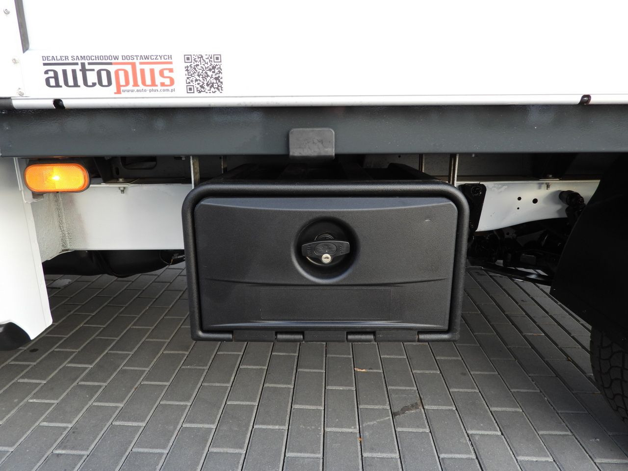 Furgoneta combi FORD TRANSIT 4x4 STAKE BODY DOUBLE CABIN DOKA 6 SEATS CRUISE CONTROL LED LIGHTS AIR CONDITIONING 170HP: foto 22 Furgoneta combi FORD TRANSIT 4x4 STAKE BODY DOUBLE CABIN DOKA 6 SEATS CRUISE CONTROL LED LIGHTS AIR CONDITIONING 170HP: foto 22